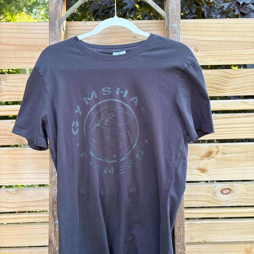 Gymshark Women's Black and Grey T-shirt